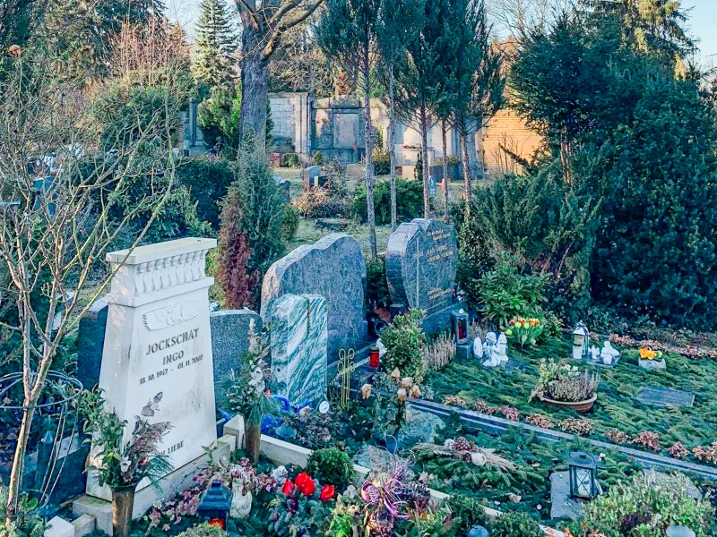Jak zorganizować pogrzeb? Poradnik krok po kroku